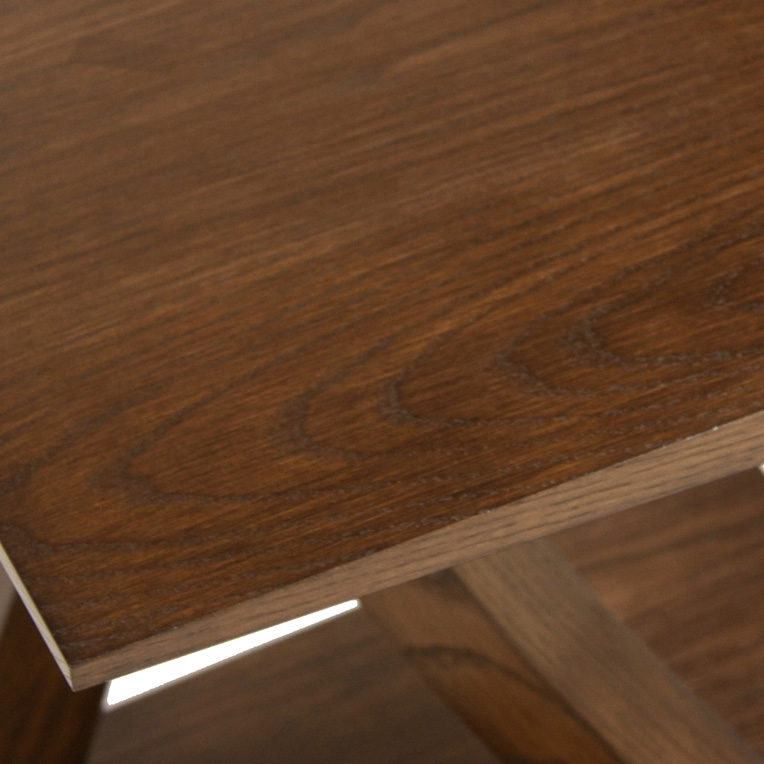 Sidetable top detail